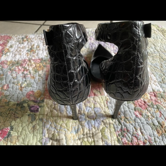 Rachel Roy textured heels - Picture 6 of 8